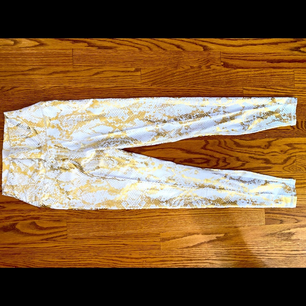 Carbon38 Gold and White Leggings